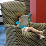girl_reading_chair